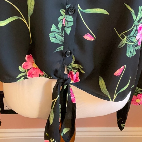 Ten Sixty Sherman Floral Top - Picture 4 of 6